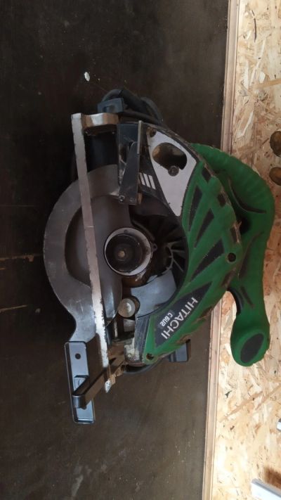 Лот: 17447519. Фото: 1. циркулярная пила hitachi неисправен... Электроинструмент