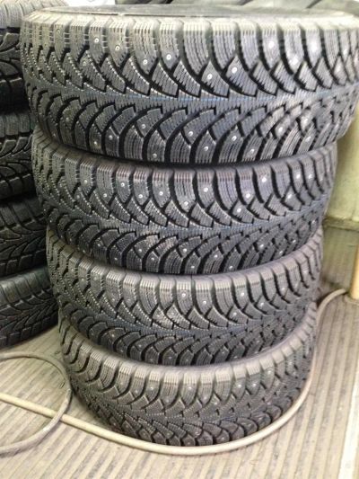 Лот: 3317877. Фото: 1. Nokian Hakkapeliitta 4! 215/65R15... Шины