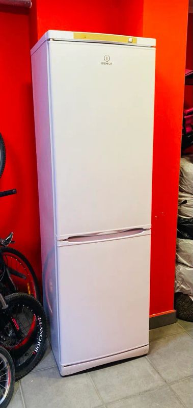 Лот: 19941772. Фото: 1. Холодильник Indesit (Ч 30106). Холодильники, морозильные камеры