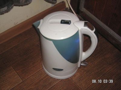 Лот: 6245235. Фото: 1. Электро-чайник*Vitek* 2 литра. Чайники, кофемашины, кулеры