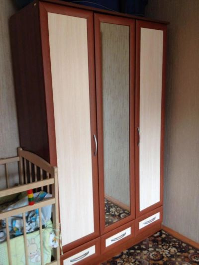 Лот: 8234393. Фото: 1. Шкаф трехстворчатый вместительный... Шкафы, шкафы-купе
