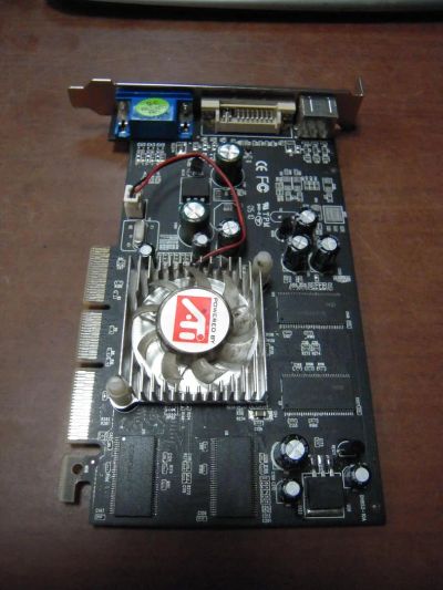 Лот: 6719418. Фото: 1. AGP видеокарта 128mb ATI Radeon... Видеокарты