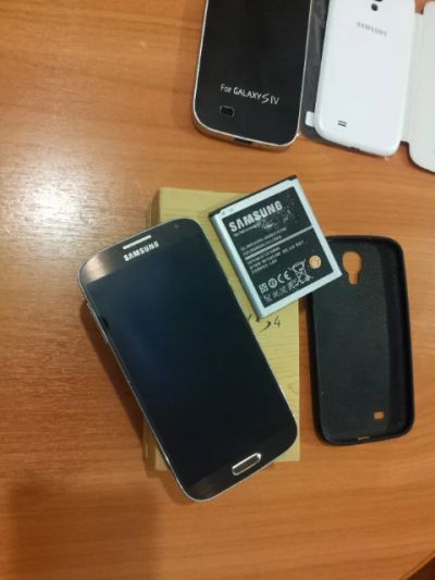 Лот: 7012515. Фото: 1. Samsung Galaxy S 4 GT-I9500. Смартфоны