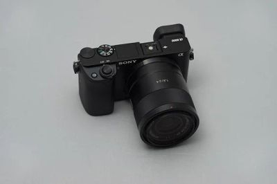 Лот: 14006840. Фото: 1. Sony a6300 + Carl Zeiss 24mm 1... Цифровые беззеркальные со сменной оптикой
