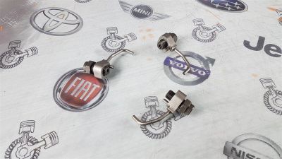 Лот: 23587485. Фото: 1. Форсунка масляная Mitsubishi Canter... Двигатель и элементы двигателя
