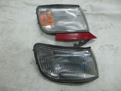 Лот: 14856950. Фото: 1. Габарит передний правый Mitsubishi... Оптика и освещение