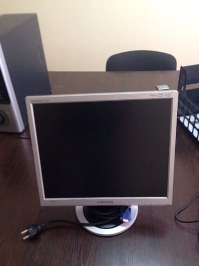 Лот: 7018876. Фото: 1. Монитор Samsung syncmaster 710n. ЖК-мониторы