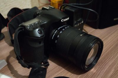 Лот: 6608652. Фото: 1. Зеркальня камера Canon EOS 60D... Цифровые зеркальные