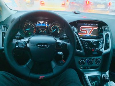 Лот: 13467964. Фото: 1. Руль Ford Focus 3, комплектация... Чехлы, коврики, оплетки руля