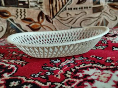 Лот: 25579991. Фото: 1. Сухарница-фруктовница пластмассовая... Тарелки, блюда, салатники