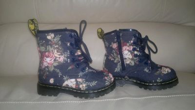 Лот: 3282434. Фото: 1. Стильные ботинки для маленькой... Ботинки