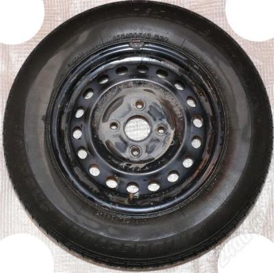 Лот: 330668. Фото: 1. Колесо с резиной Bridgestone Sneake... Шины