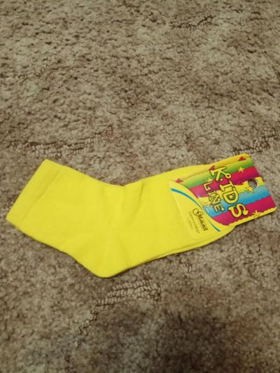 Лот: 9042859. Фото: 1. Носки детские ярко жёлтые р.16-18... Чулочно-носочные изделия