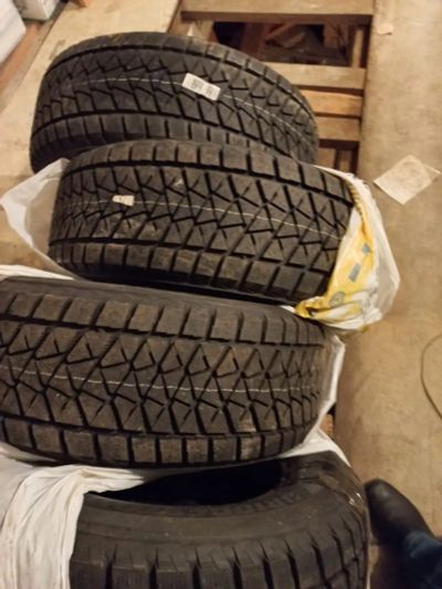 Лот: 20981796. Фото: 1. Резина bridgestone blizzak dm-v2... Шины