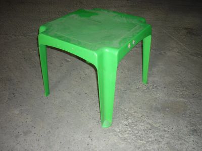 Лот: 12325026. Фото: 1. столик детский пластиковый. Столики, стулья, парты