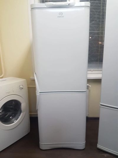Лот: 17504912. Фото: 1. Холодильник indesit C132G 016... Холодильники, морозильные камеры