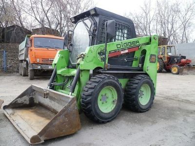 Лот: 12592483. Фото: 1. Bobcat Digger SSL5700. Грузовики, автобусы, спецтехника