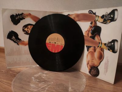 Лот: 22636131. Фото: 1. Cliff Richard - I'm No Hero LP... Аудиозаписи