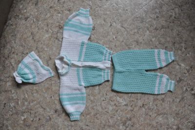 Лот: 5946015. Фото: 1. вязанный комплект. много детского. Костюмы, пиджаки, комбинезоны