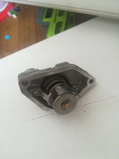 Лот: 20572469. Фото: 1. Термостат Nissan cefiro. Двигатель и элементы двигателя