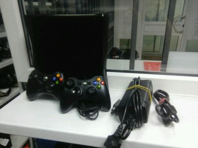 Лот: 8643194. Фото: 1. Игровая приставка XBOX 360 установлено... Консоли