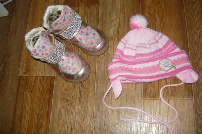 Лот: 12106339. Фото: 1. ботинки и шапка для девочки. Ботинки