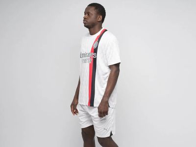 Лот: 24975415. Фото: 1. Футбольная форма Puma AC Milan. Форма