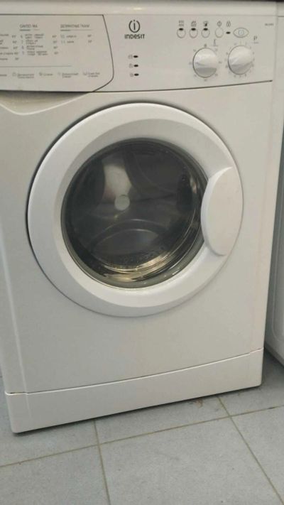 Лот: 25528728. Фото: 1. Стиральная машина Indesit WIUN... Запчасти для остальной бытовой техники