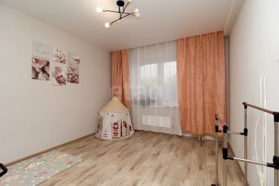 Лот: 25355674. Фото: 1. 3-комн. квартира , посёлок Солонцы... Квартиры, студии