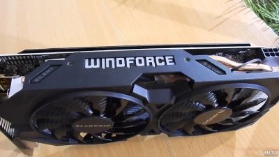 Лот: 17076517. Фото: 1. Видеокарта Gigabyte Radeon R9... Видеокарты