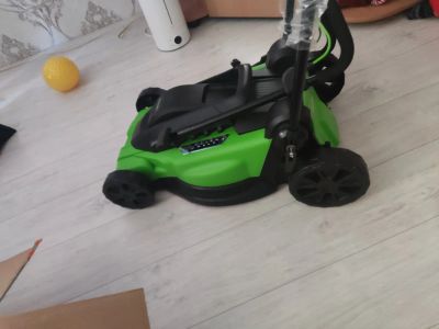 Лот: 20997122. Фото: 1. Электрическая газонокосилка GreenWorks... Электроинструмент