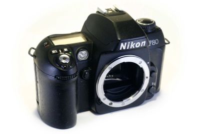 Лот: 10819001. Фото: 1. Nikon F80 Japan. Плёночные зеркальные