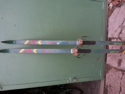 Лот: 4720256. Фото: 1. детские лыжи с креплением . Лыжи