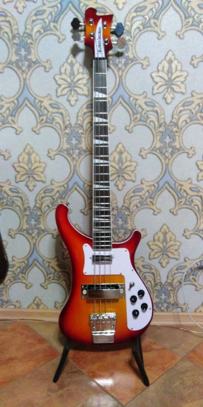 Лот: 25789374. Фото: 1. Легендарный бас Rickenbacker... Гитары