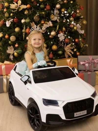 Лот: 24065190. Фото: 1. Детский электромобиль Audi Q7... Детские электромобили