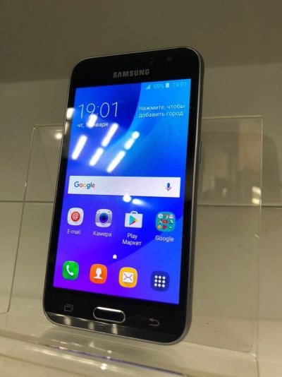 Лот: 15772685. Фото: 1. Смартфон Samsung Galaxy J1 (2016... Смартфоны
