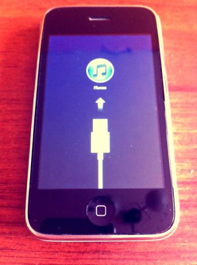 Лот: 4191325. Фото: 1. iPhone 3 White 16gb обмен на смарт... Смартфоны