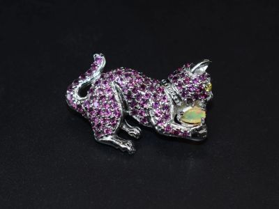 Лот: 21146441. Фото: 1. Брошь Кошка с камнями: Опал, Гранат... Броши