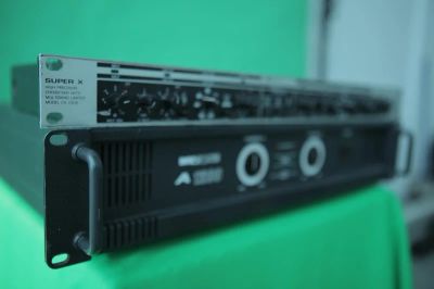 Лот: 2978521. Фото: 1. активный кроссовер Behringer cx-2300. Микшеры, предусилители, микрофонные эффекты
