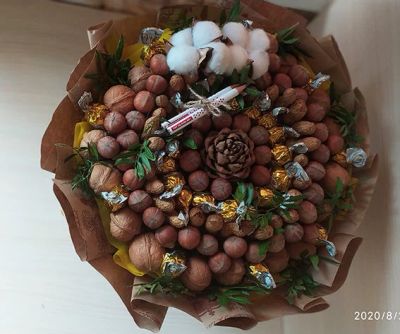 Лот: 16431951. Фото: 1. Букет ореховый с конфетами к 1... Букеты из конфет, игрушек