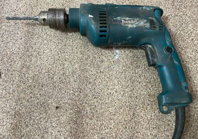 Лот: 20336817. Фото: 1. Ударная дрель Makita HP 1620. Электроинструмент