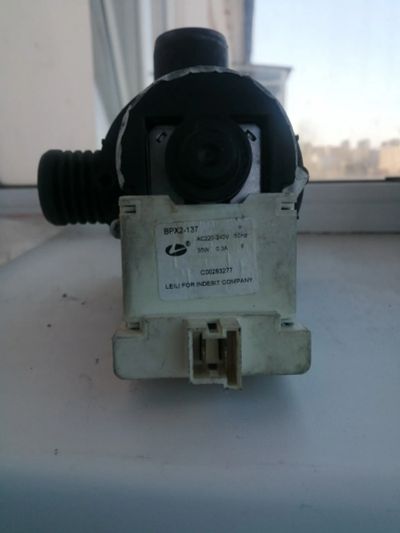 Лот: 15787745. Фото: 1. Сливной насос помпа indesit ariston. Запчасти для остальной бытовой техники
