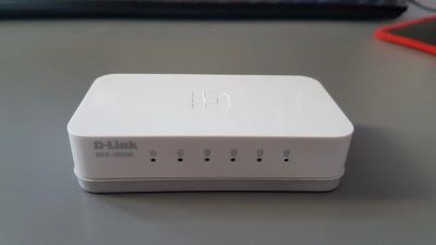 Лот: 12841718. Фото: 1. Сетевой Свитч LAN 100 mbit 5 портов... Коммутаторы