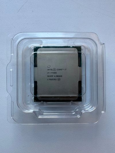 Лот: 20522010. Фото: 1. Процессор Intel Core i7-7740X... Процессоры