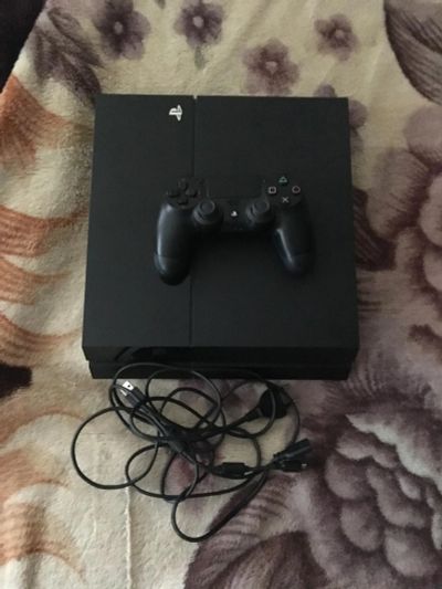 Лот: 8274692. Фото: 1. Продам пс 4 на 500 гиг. Игровые приставки, консоли