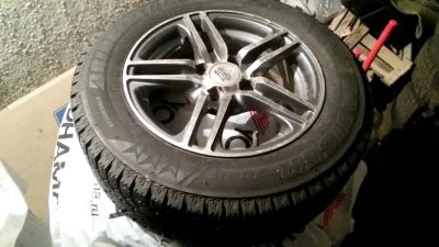 Лот: 6272307. Фото: 1. Почти новый комплект зимних колес... Шины на дисках