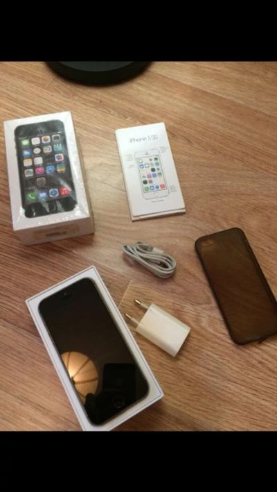Лот: 10187159. Фото: 1. Apple iPhone 5s 16Gb space. Смартфоны