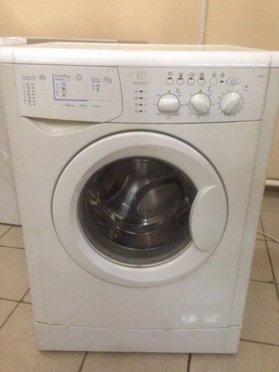 Лот: 8611826. Фото: 1. Indesit WIL85. Стиральные машины