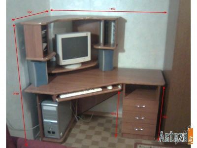 Лот: 1517874. Фото: 1. Угловой компьютерный стол в отличном... Другое (офисная мебель и домашние кабинеты)