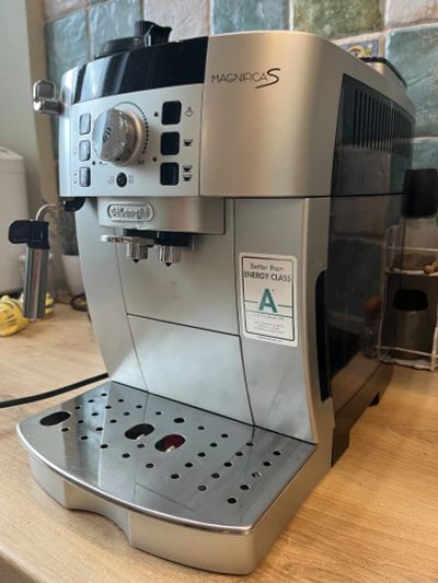 Лот: 23694835. Фото: 1. Кофемашина DeLonghi ECAM 22.110... Чайники, кофемашины, кулеры
